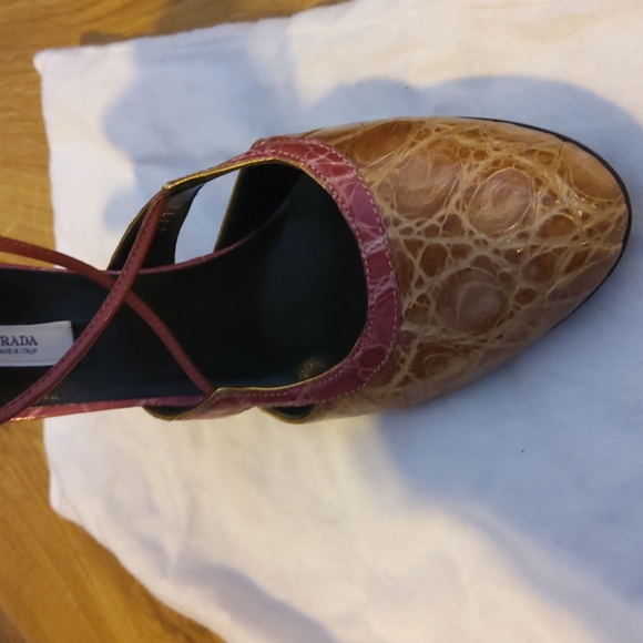 PRADA Crocodile Closed Toe Carmel & Mauve Heels - Picture 3 of 10